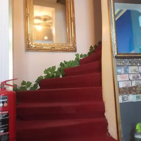 Langa Esra * Provincia di Istanbul